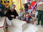 Šroubujeme, zatloukáme, vrtáme a řežeme -polytechnika ve školce